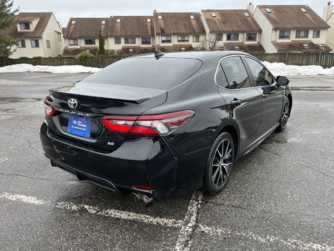Used 2021 Toyota Camry SE image 11