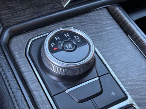 Used 2021 Ford Expedition Limited image 12