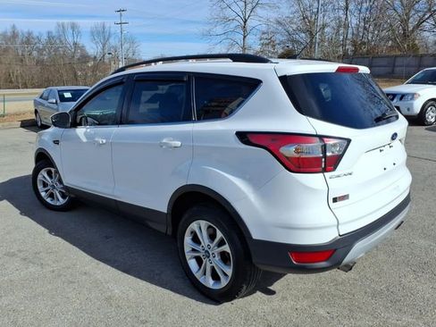 Used 2018 Ford Escape SE image 18