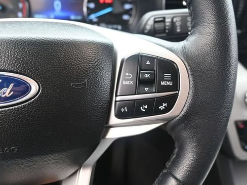 Used 2023 Ford Explorer XLT w/ Equipment Group 202A AWD/4WD image 17