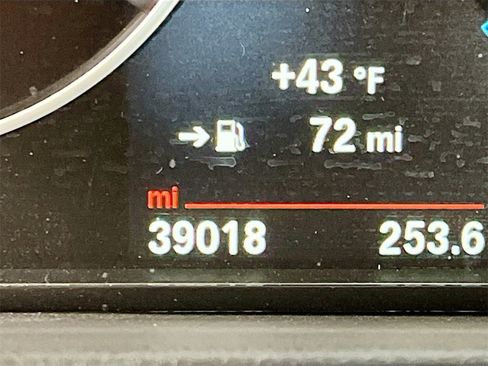 Used 2018 BMW 330i xDrive Sedan w/ Convenience Package image 12