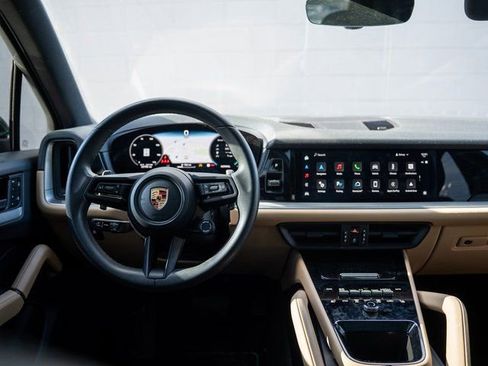 Certified 2024 Porsche Cayenne image 22