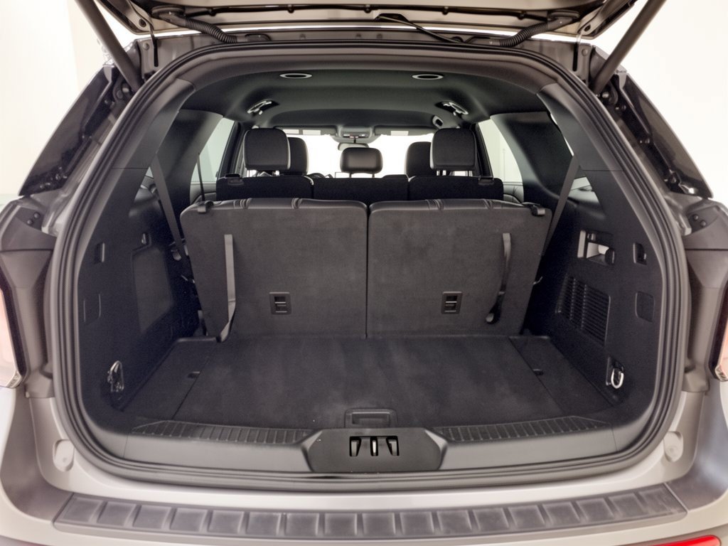 Used 2025 Ford Explorer ST-Line w/ ST-Line Street Pack AWD/4WD image 28