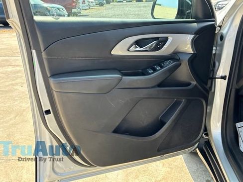 Used 2019 Chevrolet Traverse LS FWD image 20