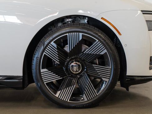 Used 2026 Rolls-Royce Spectre image 23