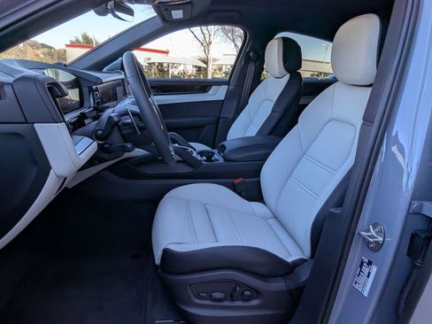 New 2026 Porsche Cayenne Coupe image 5