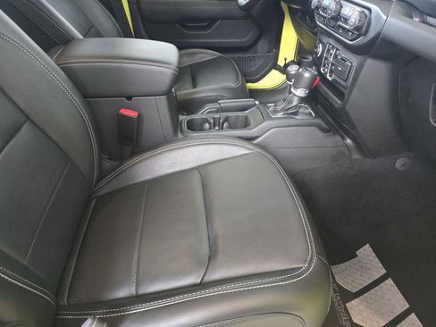 Used 2023 Jeep Wrangler Sahara w/ Cold Weather Group image 23