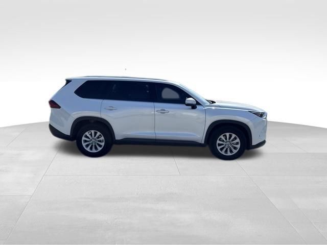 Used 2024 Toyota Grand Highlander AWD image 5