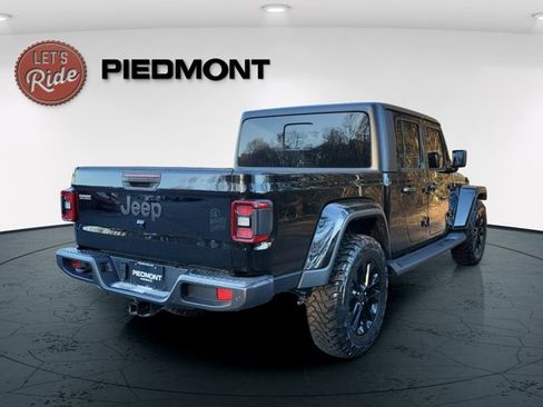 Certified 2025 Jeep Gladiator Sport image 7