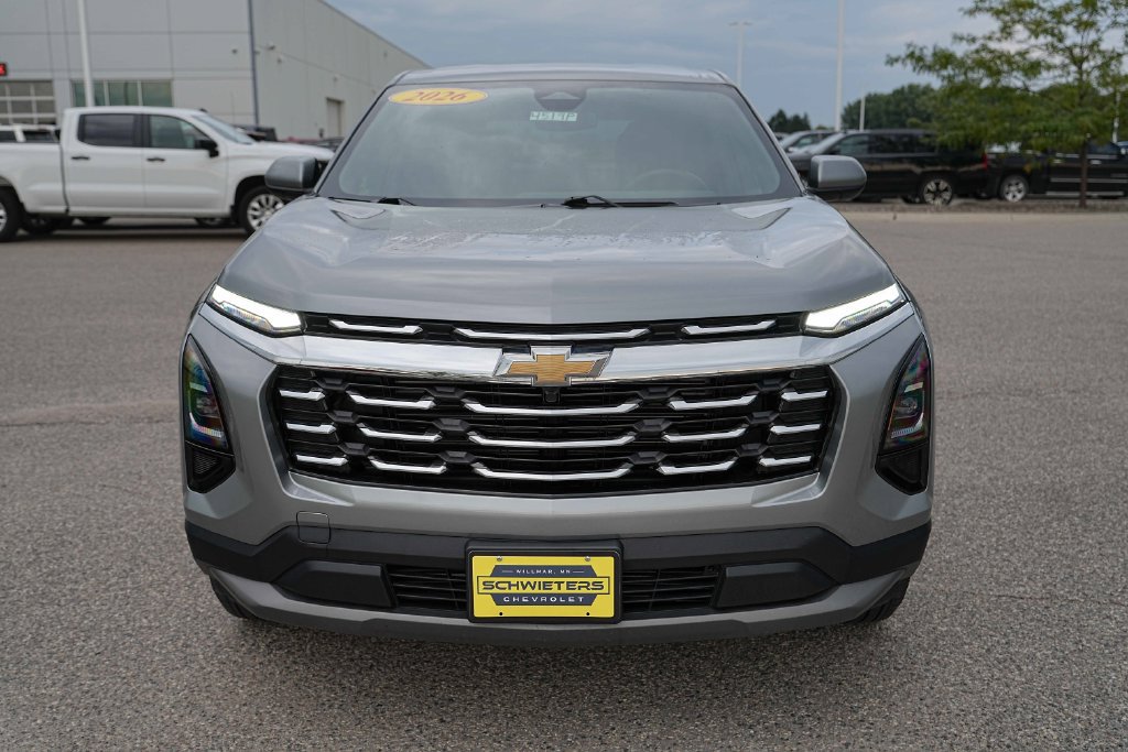 Used 2026 Chevrolet Equinox LT AWD/4WD image 2