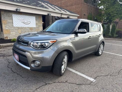 Used 2017 Kia Soul + w/ Primo Package FWD image 9