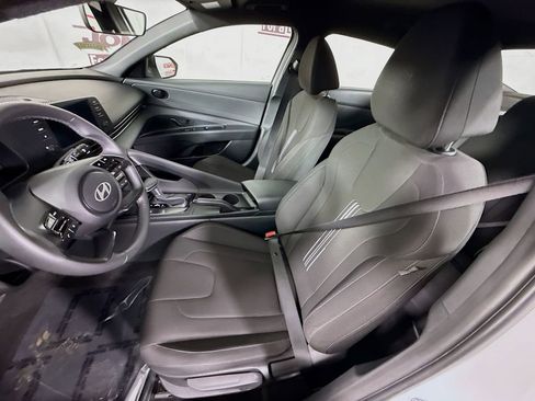 Certified 2025 Hyundai Elantra Sport FWD image 23