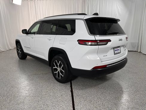 Used 2023 Jeep Grand Cherokee L Limited AWD/4WD image 9