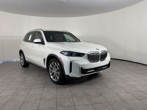 Used 2024 BMW X5 xDrive40i w/ Premium Package AWD/4WD image 7