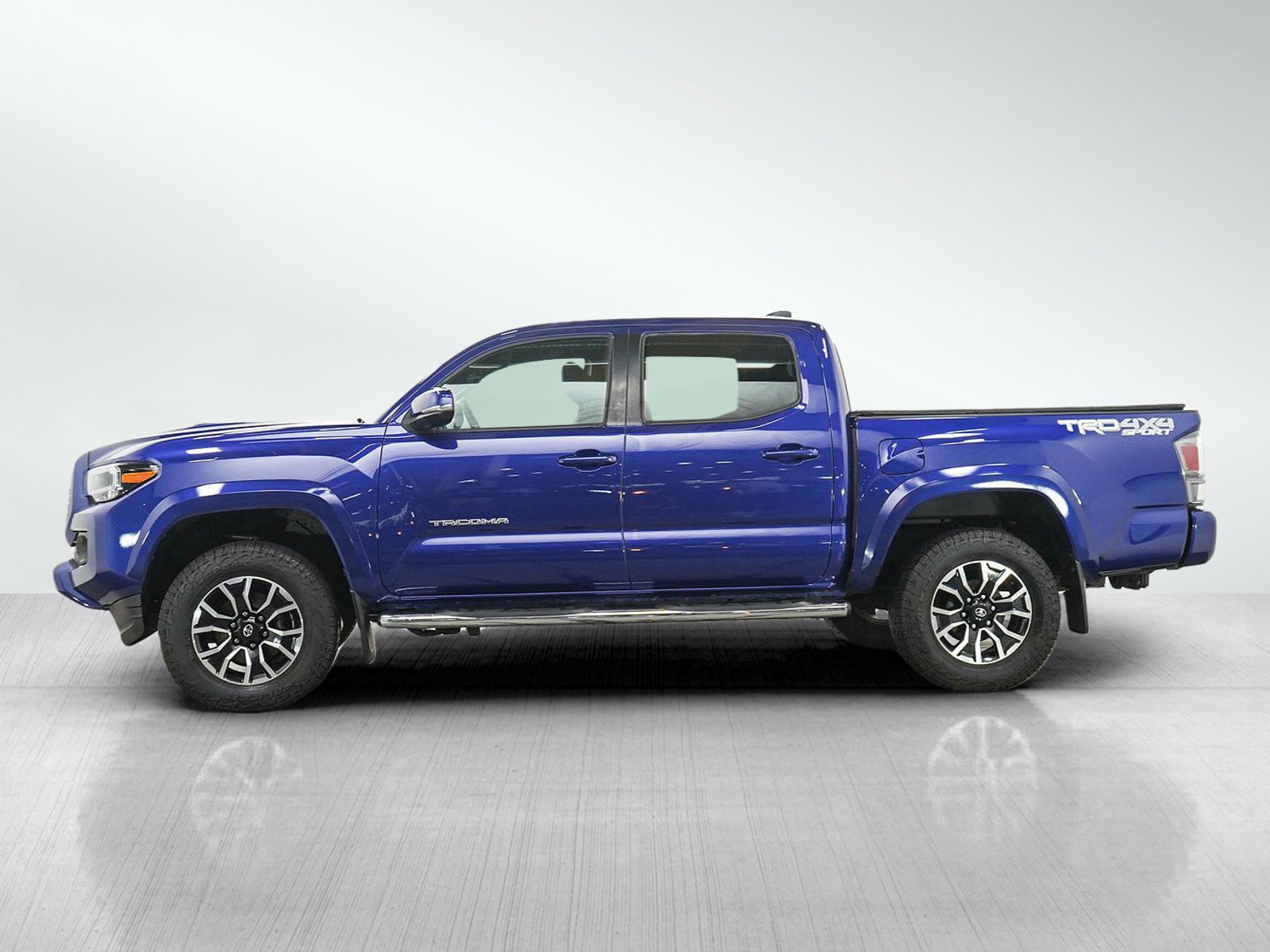 Used 2023 Toyota Tacoma TRD Sport AWD/4WD image 3