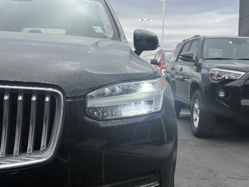 Used 2025 Volvo XC90 B6 Ultra image 34