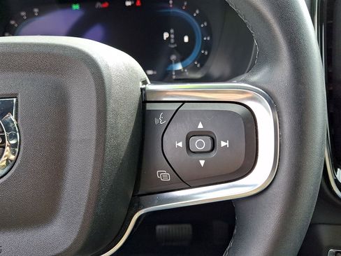 Used 2023 Volvo XC40 B5 Core AWD/4WD image 18