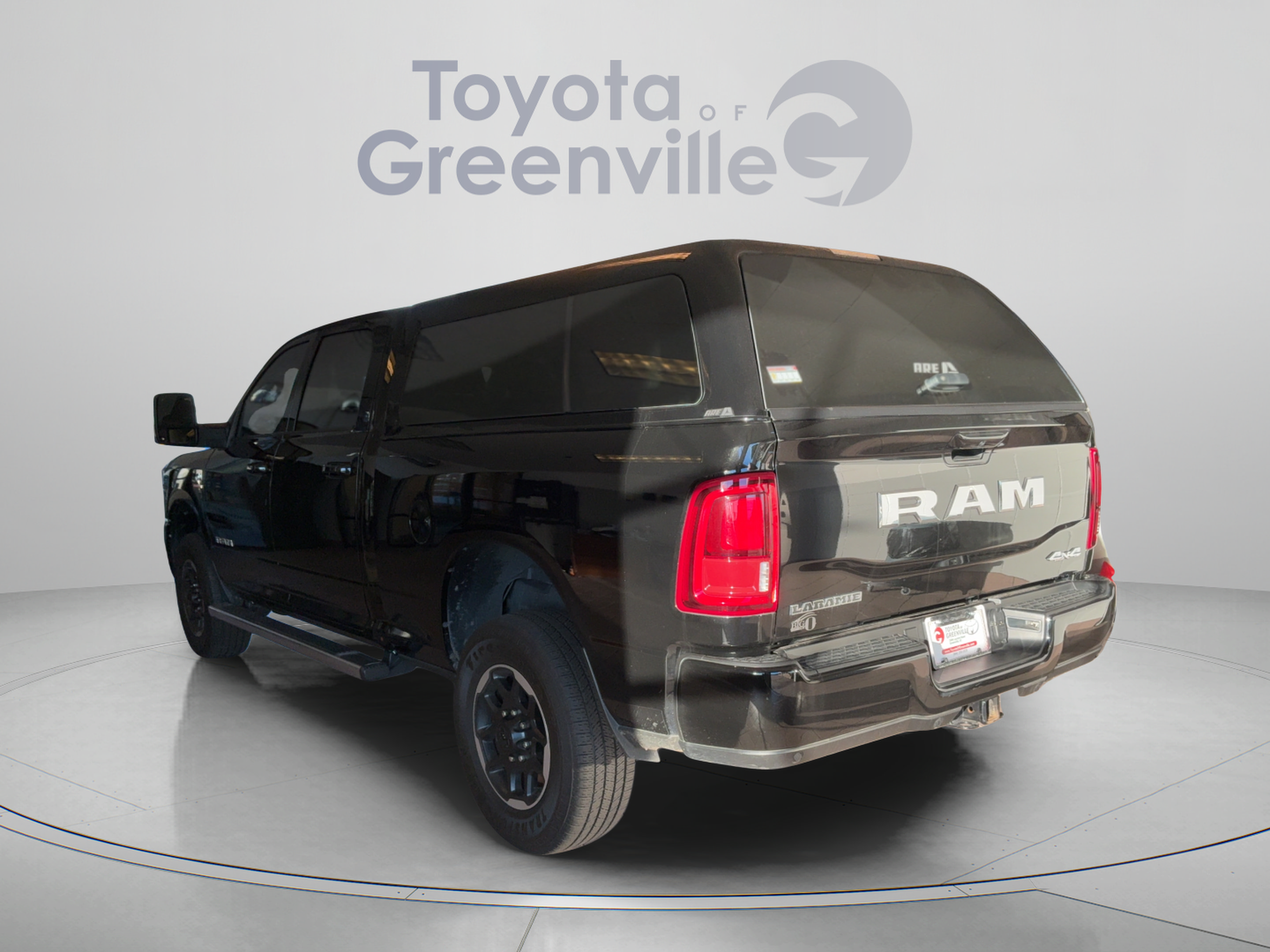 Used 2025 RAM 2500 Laramie AWD/4WD image 4