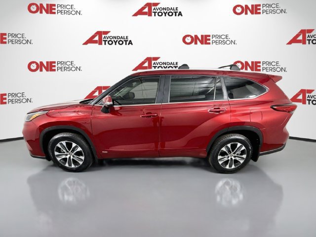 Used 2023 Toyota Highlander XLE AWD/4WD image 4