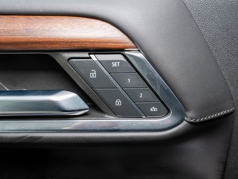 Used 2024 GMC Sierra 2500 Denali Ultimate w/ LPO, GMC Protection Package image 17