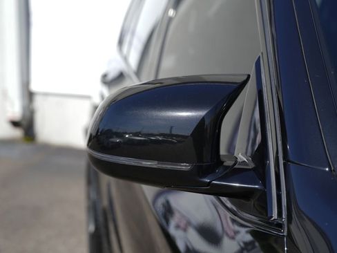 Used 2016 BMW X5 M image 11