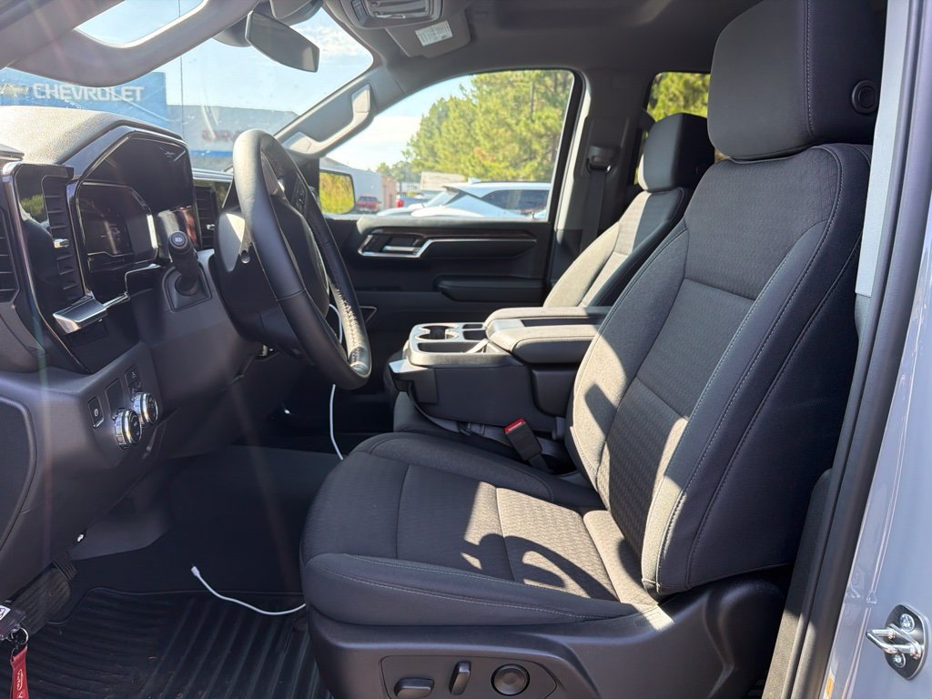 Used 2024 GMC Sierra 1500 Elevation RWD image 3