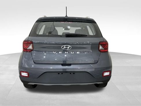 Used 2026 Hyundai Venue SEL FWD image 4