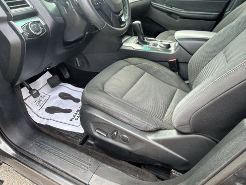 Used 2016 Ford Explorer XLT AWD/4WD image 10