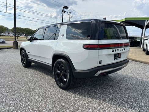 Used 2023 Rivian R1S Adventure AWD/4WD image 4