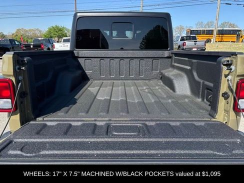 New 2025 Jeep Gladiator Sport image 10