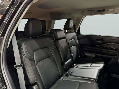 Used 2023 Nissan Pathfinder SL FWD image 34