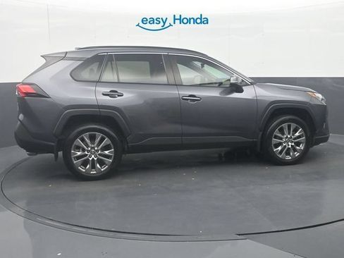 Used 2022 Toyota RAV4 XLE Premium FWD image 8