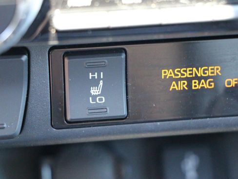 Used 2020 Toyota RAV4 XLE Premium FWD image 25