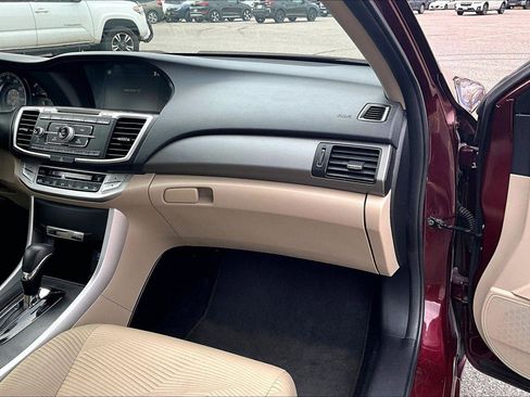 Used 2015 Honda Accord LX image 17