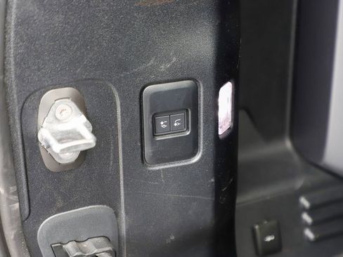 Used 2024 Land Rover Defender 110 V8 image 43