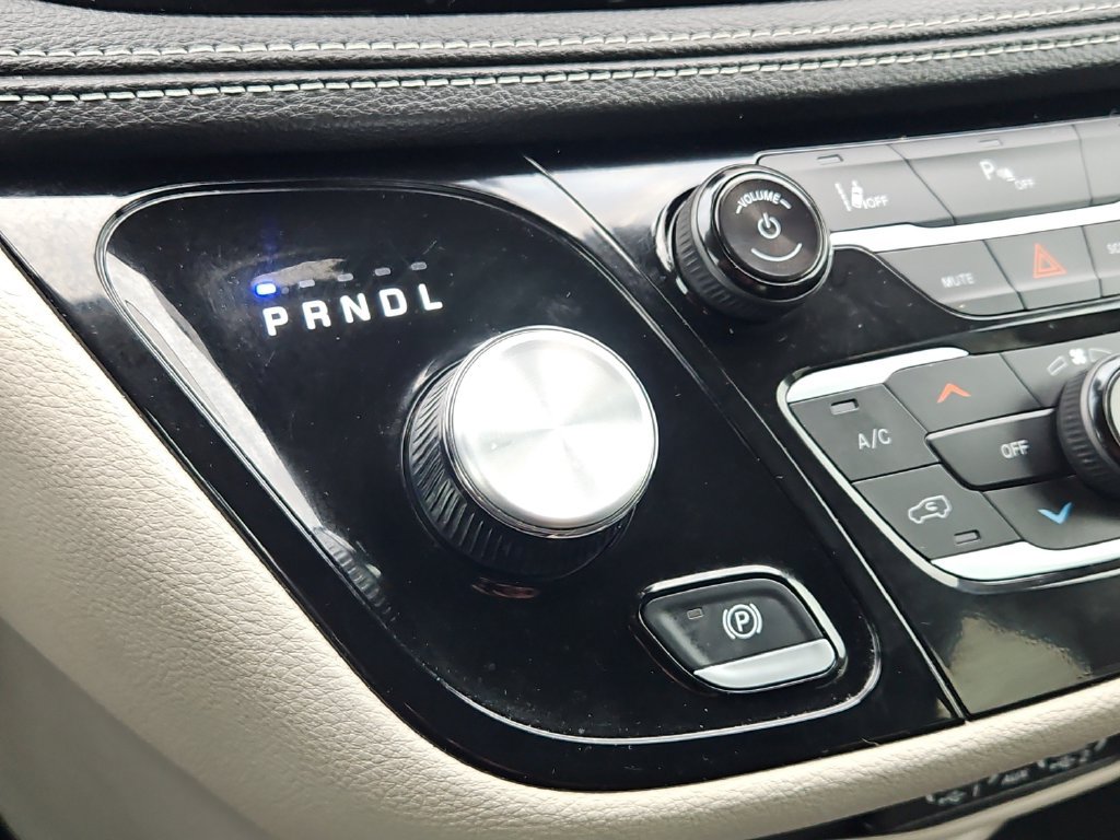 Used 2024 Chrysler Pacifica Limited FWD image 31