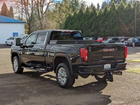 Used 2021 GMC Sierra 2500 Denali w/ Denali Ultimate Package image 3