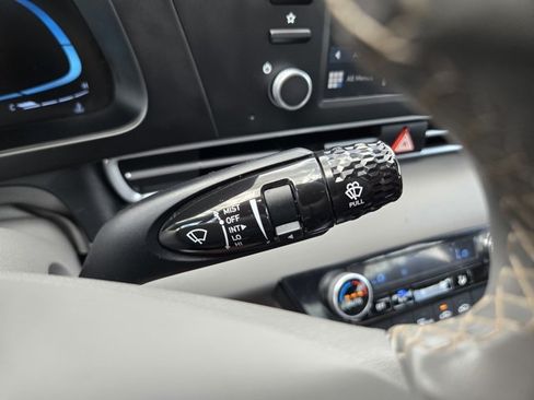 Used 2025 Hyundai Elantra Sport FWD image 20