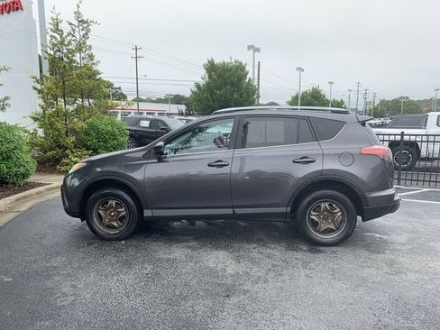 Used 2017 Toyota RAV4 LE w/ Carpet Mat Package AWD/4WD image 5