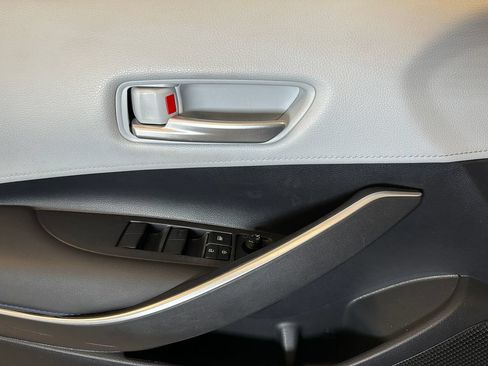 Used 2020 Toyota Corolla SE FWD image 18