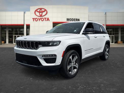 Used 2023 Jeep Grand Cherokee Limited w/ Luxury Tech Group II AWD/4WD image 1