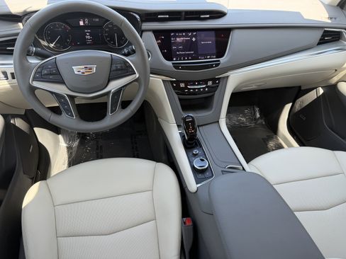 Certified 2023 Cadillac XT5 Premium Luxury FWD image 13