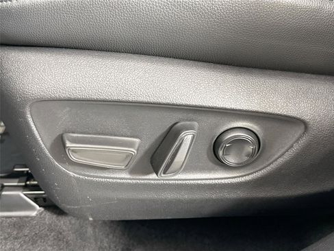 Used 2025 Toyota Grand Highlander FWD image 31