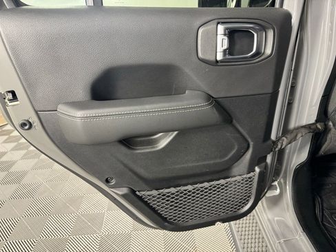 Used 2021 Jeep Wrangler Unlimited Sahara AWD/4WD image 29