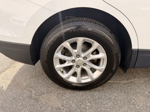 Used 2019 Chevrolet Equinox LT FWD image 9