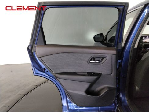 Used 2023 Nissan Rogue SV image 27