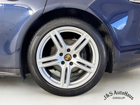 Used 2023 Porsche Panamera 4 AWD/4WD image 40