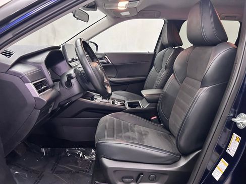 Used 2024 Mitsubishi Outlander SE image 18