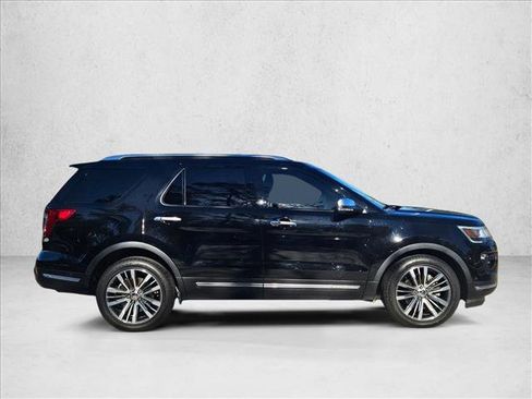 Used 2018 Ford Explorer Platinum image 4