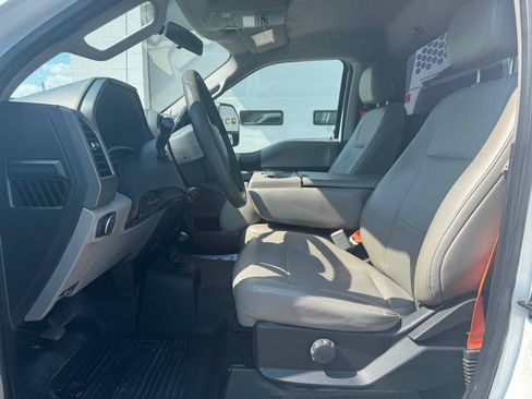 Used 2018 Ford F550 4x4 Regular Cab Super Duty image 5